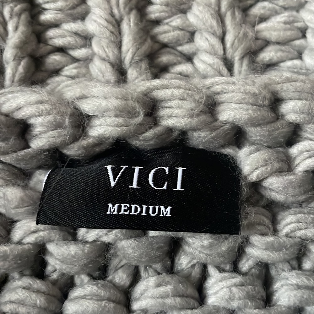 Vici Sweater - Picture 4 of 5